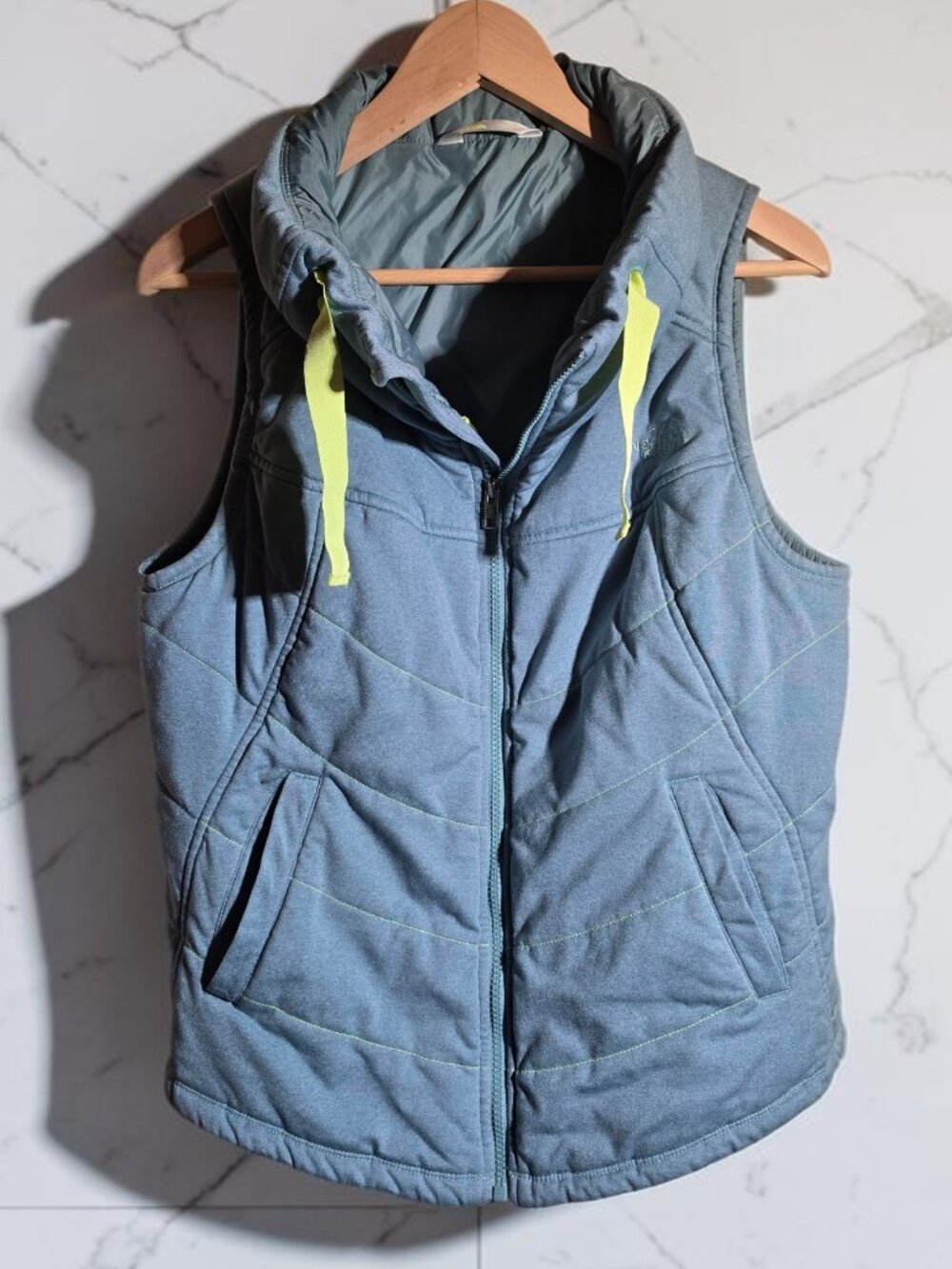 EUC The North Face Steel Blue Reversible Caroluna Vest Size Medium